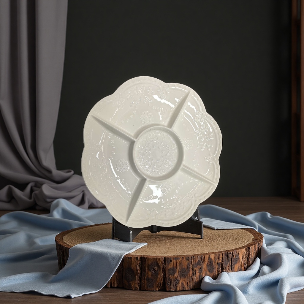 Relief ceramic plate, a decorative art piece for the living room, is a simple style plate for home use