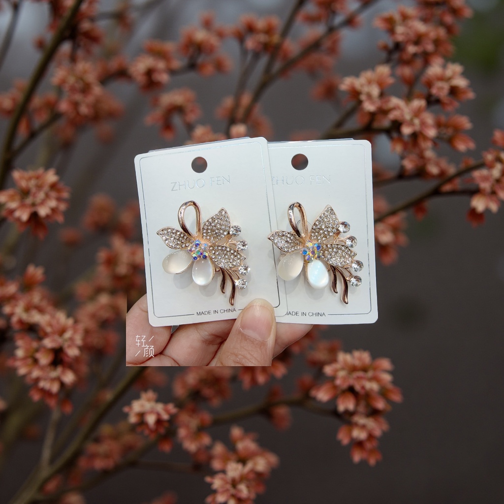 Alloy exquisite brooch, fashionable accessory, simple design, personalized accessory, metal brooch details Picture