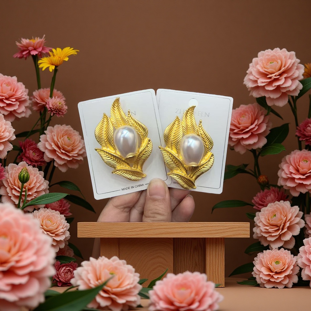 Alloy ladies' exquisite brooch, simple and fashionable accessory, elegant accessory details Picture