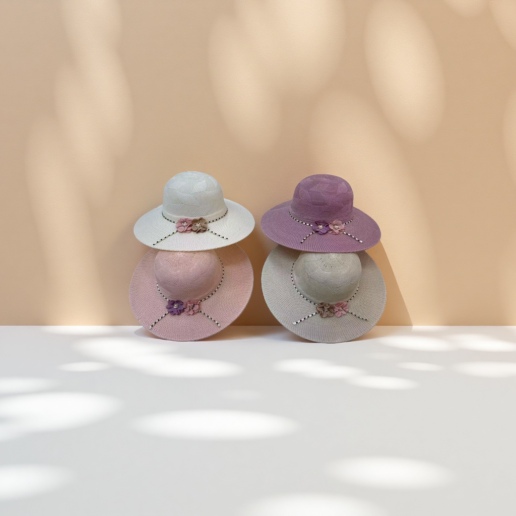 A fashionable, breathable and simple Korean style summer sun hat for women wearing straw hats details Picture