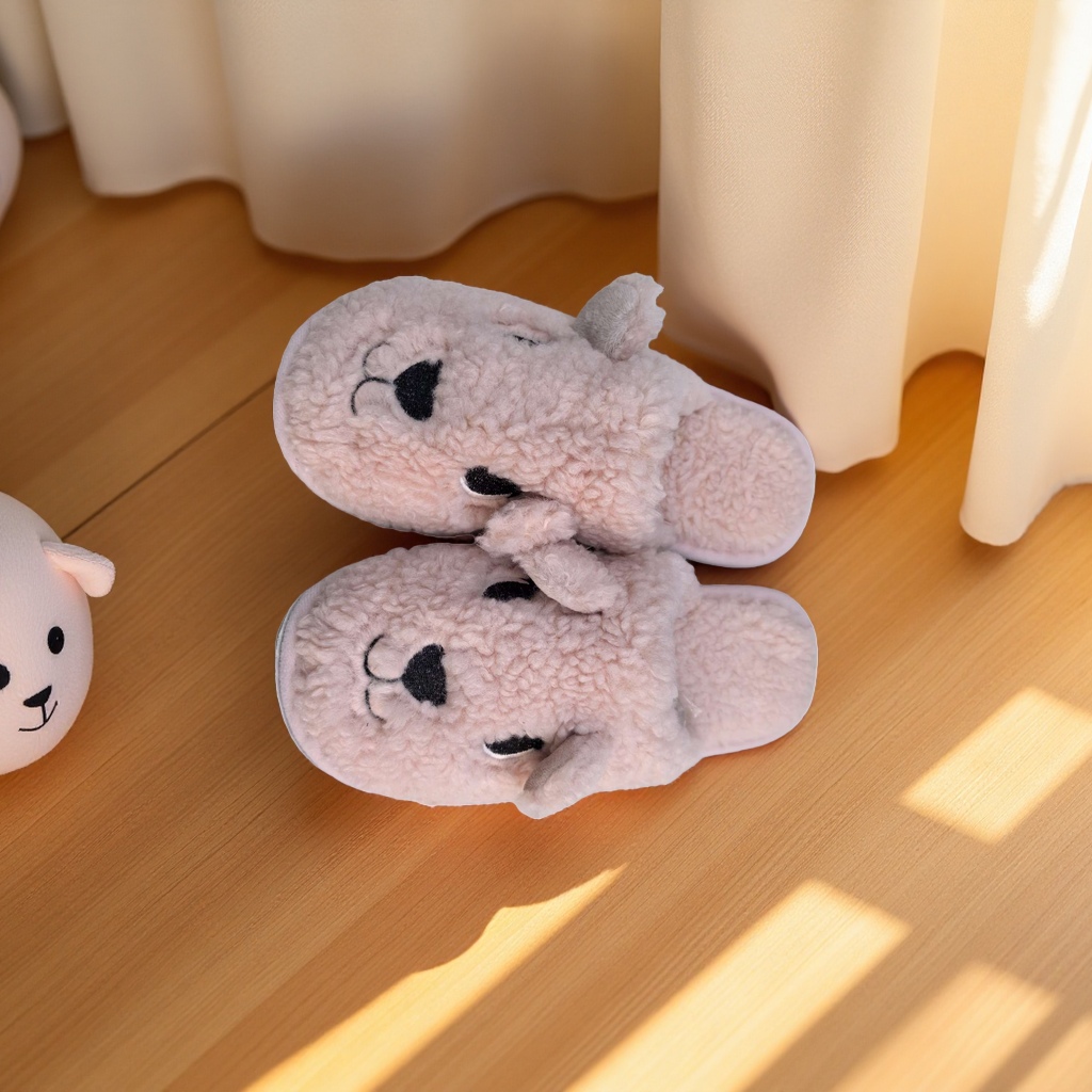 Cartoon-style InS-style cotton slippers are soft, comfortable and warm for home use. Indoor home slippers details Picture