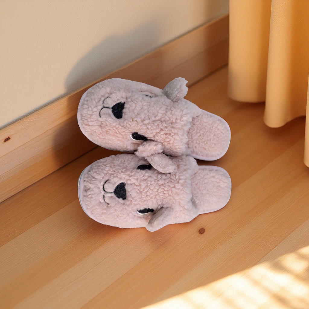 Cartoon-style InS-style cotton slippers are soft, comfortable and warm for home use. Indoor home slippers