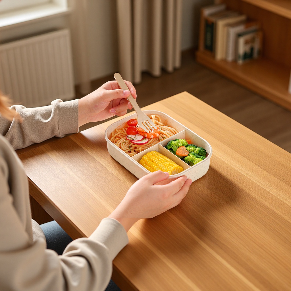 The plastic bamboo fiber eco-friendly storage lunch box with multiple compartments is portable and can be stacked Application Scenario