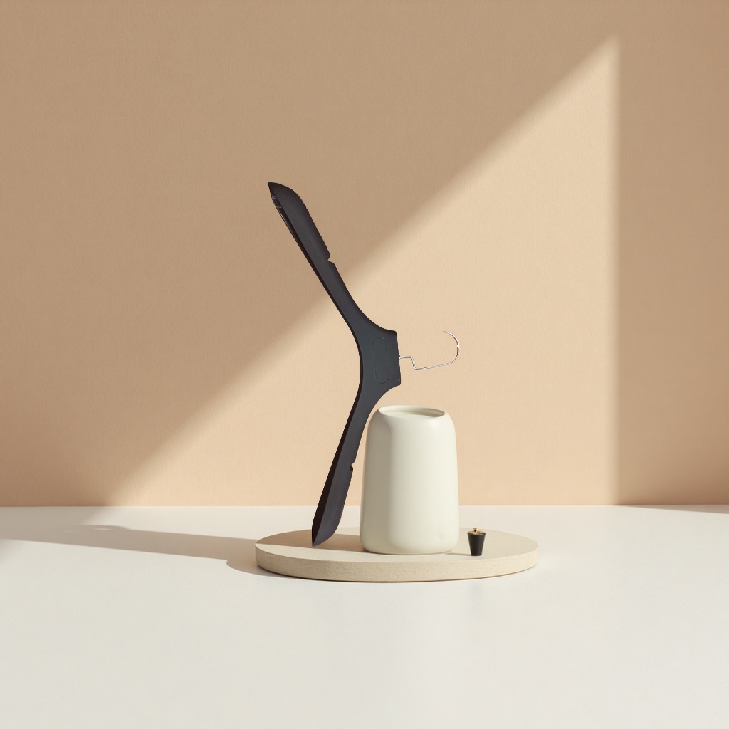 手感漆衣架防滑耐磨静音挂衣架家用多功能衣架