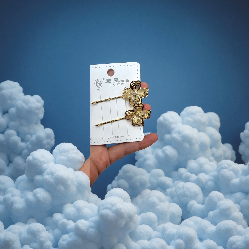 Metal flower one-piece hair clips are fashionable and simple women's hair accessories that are versatile and easy to match