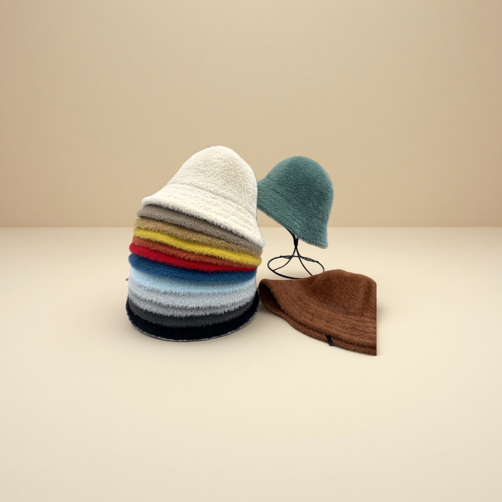 Knitted woolen hat for winter warmth and thickening, a versatile hat for both men and women, and a perfect match for women in winter details Picture