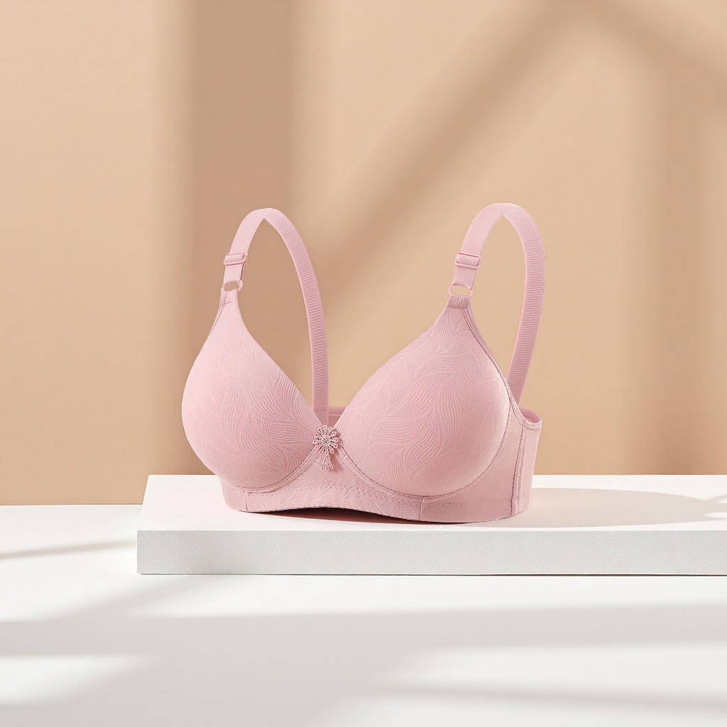 This is a comfortable and breathable women's bra without underwire, featuring soft support and thickened cotton. It's a classic style Specification image
