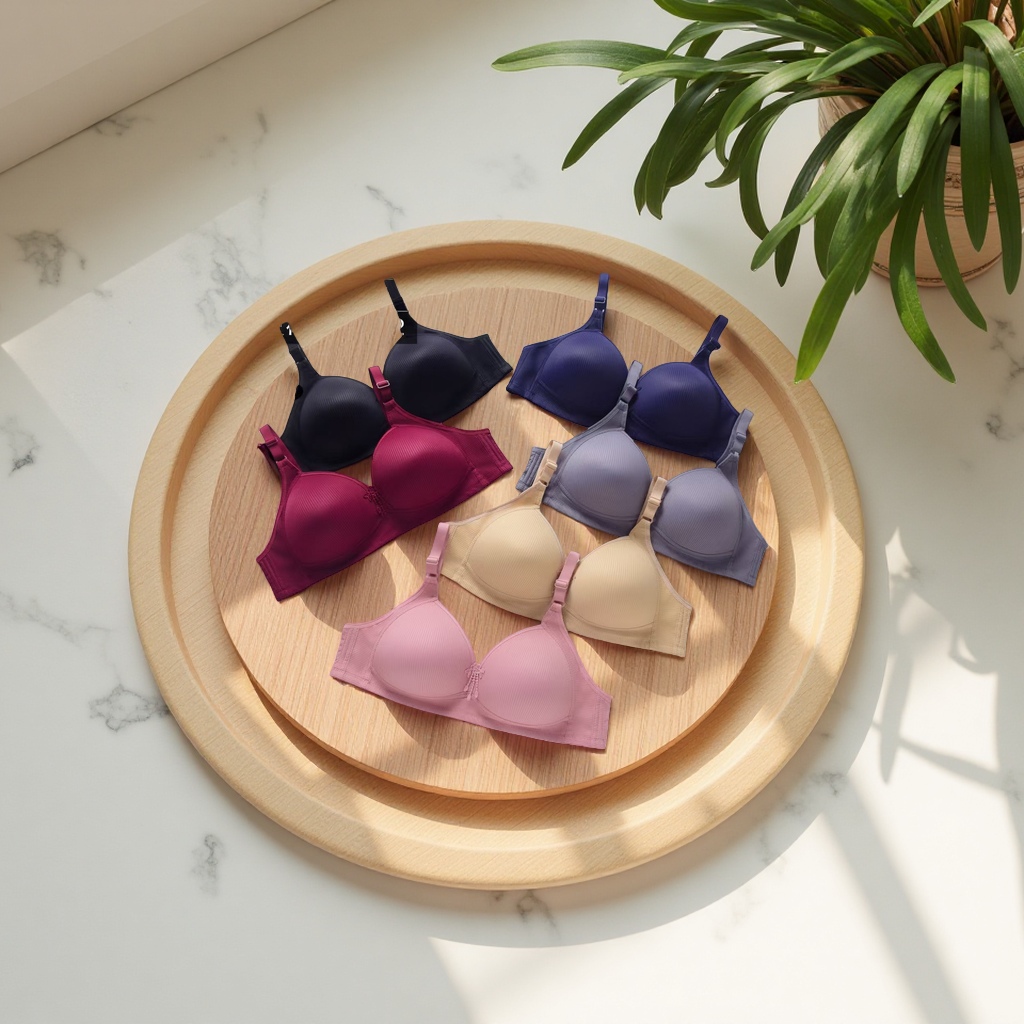 The bra is comfortable, breathable and has no underwire. It is a sports bra for women's daily wear detail image 2