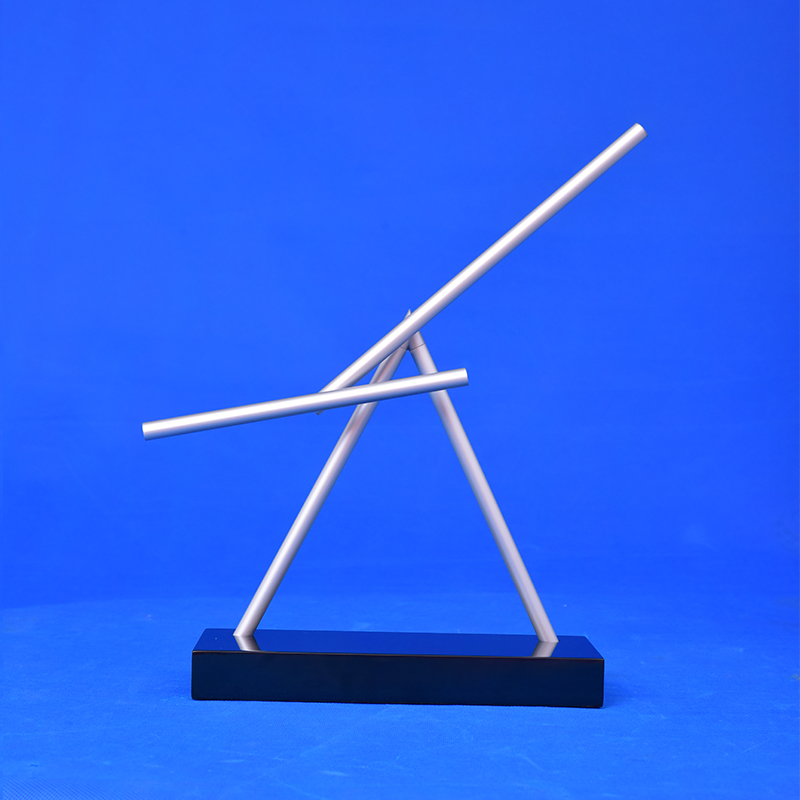 Newton pendulo iron man caos pendulo perpetuo de lujo regalos de negocios creativos hogar antigravedad Application Scenario