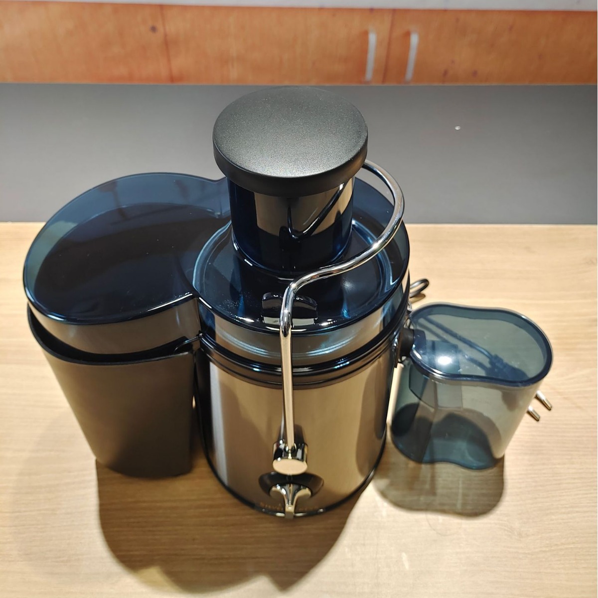 Foreign trade household juicer, fully automatic residue and juice separator, filter-free juicer, fruit machine in stock Application Scenario