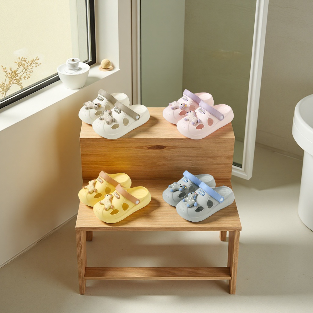Summer home plastic slippers, crocs, bathroom support shoes are comfortable, breathable, soft and anti-slip details Picture