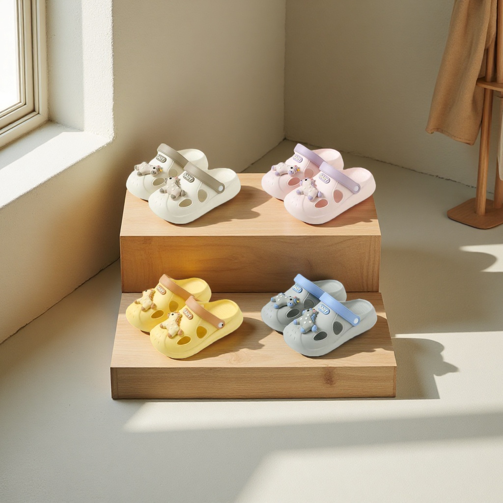 Summer home plastic slippers, crocs, bathroom support shoes are comfortable, breathable, soft and anti-slip