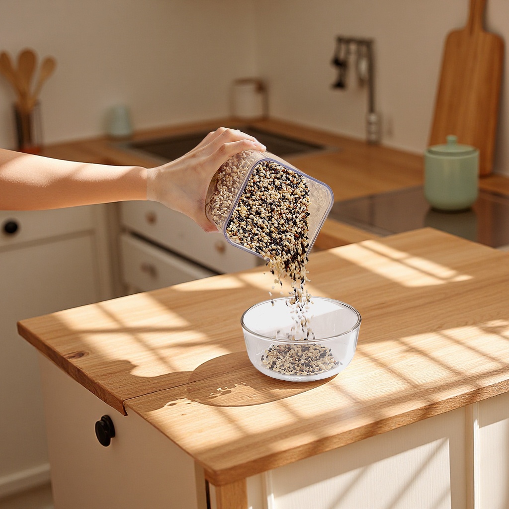 Sealed and press-type food-grade plastic storage jars for grains and cereals, snack and dried fruit storage boxes Application Scenario