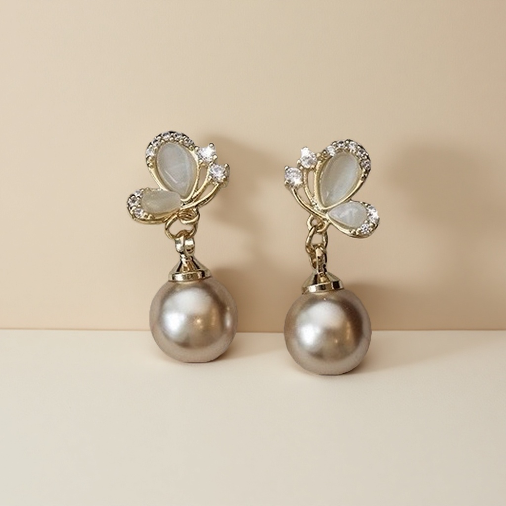 Cat-eye butterfly earrings, a fashionable and simple design accessory, are a gift for girls