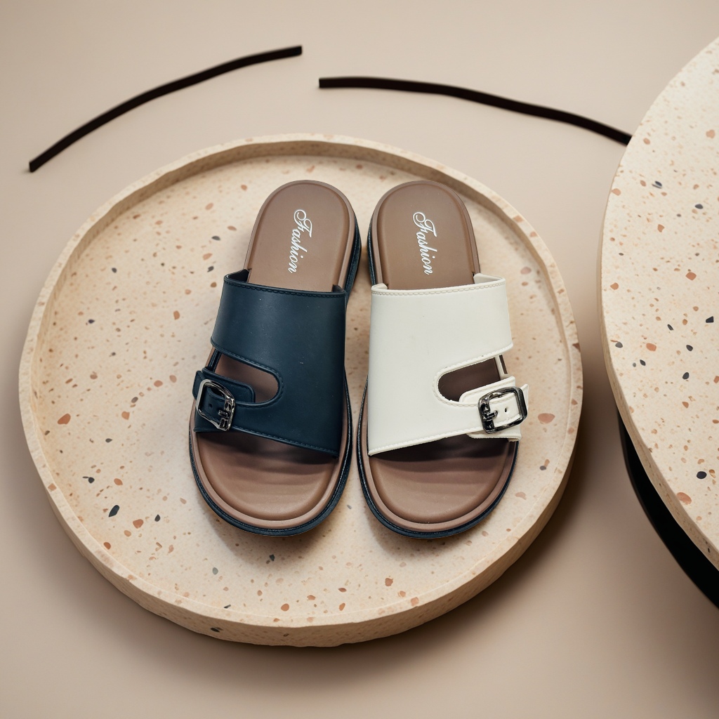 Cool and breathable summer anti-slip indoor slippers for women, comfortable at home with soft soles