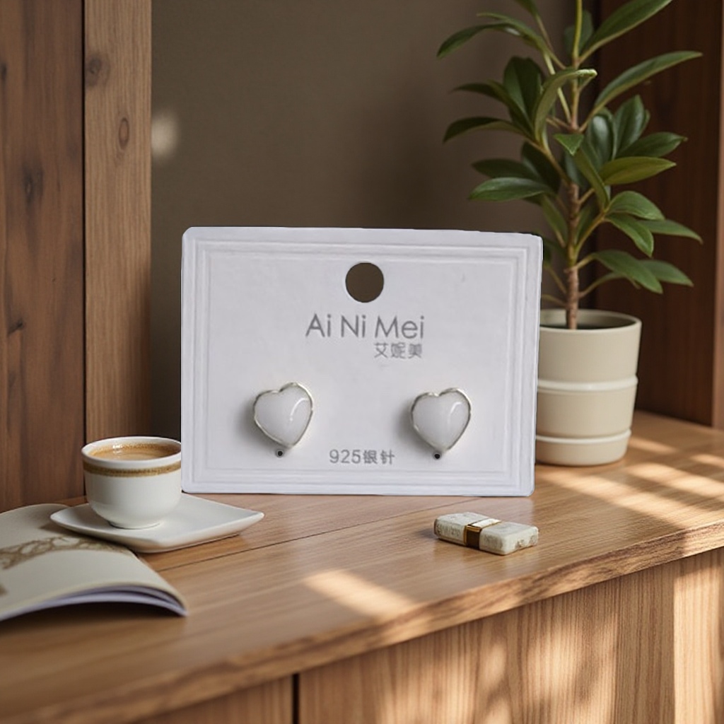 白色桃心简约耳钉小众设计女款时尚饰品