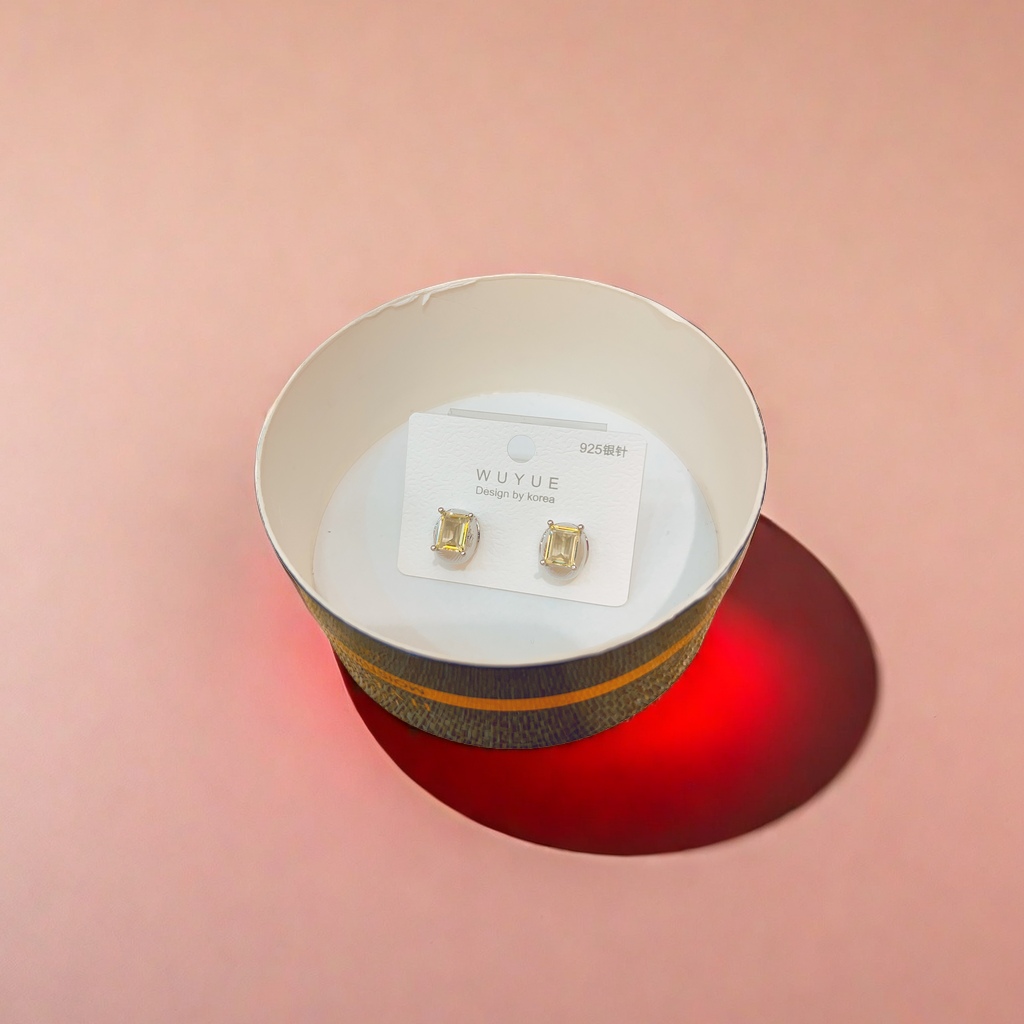 铜微镶锆石精致小耳钉