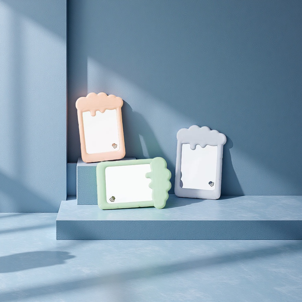 Acrylic bathroom mirror, anti-fog and high-definition details Picture
