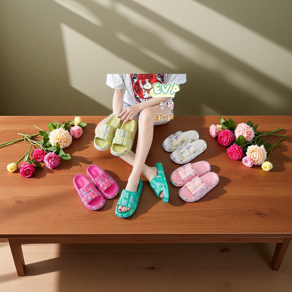 Women's summer fashion flip-flops Crocs are breathable, comfortable, anti-slip and have soft soles details Picture