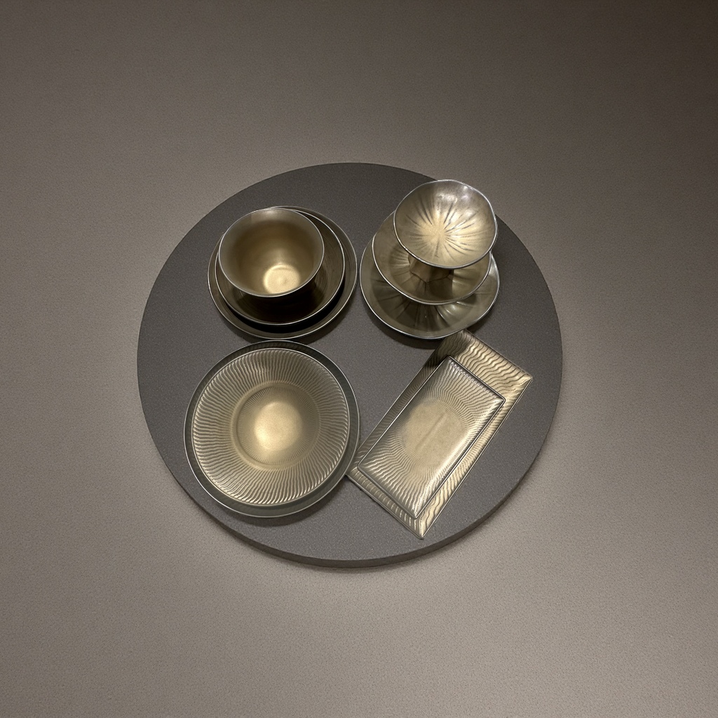 In 2026, best-selling Japanese-style tableware with kiln-changing glaze and retro home style, featuring irregular-shaped plates and bowls Application Scenario