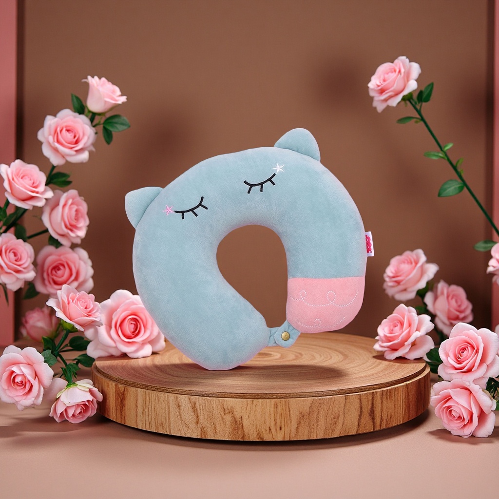 A breathable, comfortable, supportive and relaxing sleep pillow made of latex memory foam details Picture