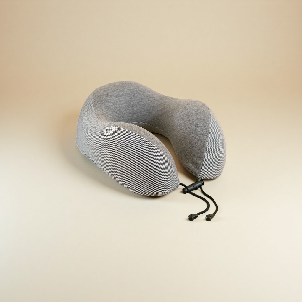 The U-shaped pillow provides comfortable, soft and breathable support for the cervical vertebrae of students during office naps details Picture