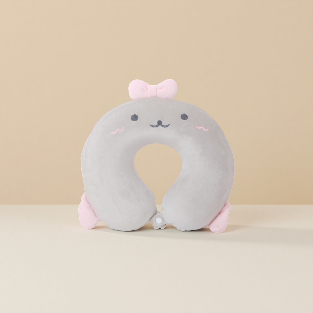 The neck-protecting pillow, made of memory foam, is breathable and comfortable, providing support for sleep and a great aid to sleep