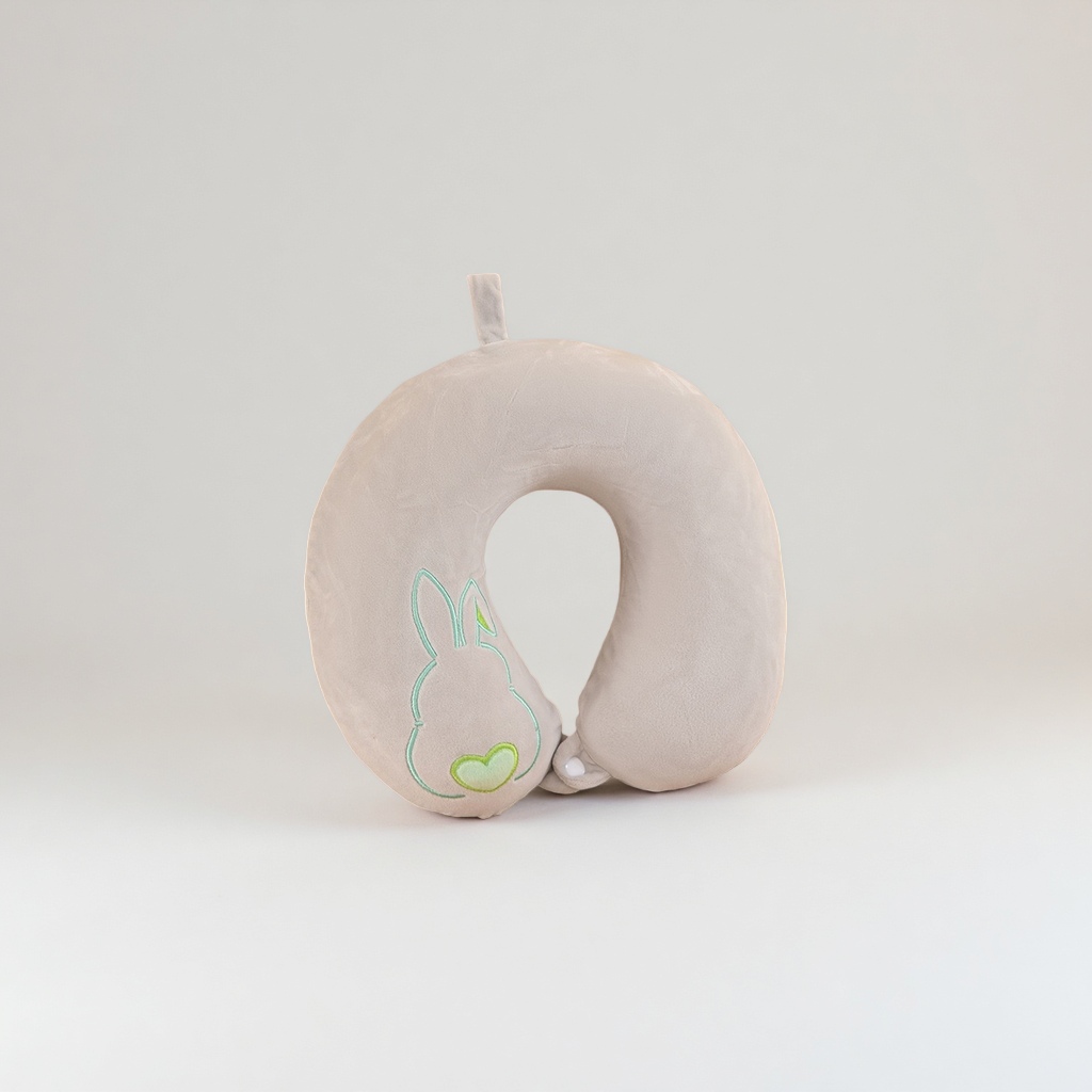 The neck pillow is comfortable and breathable. The memory foam supports the cervical vertebrae, providing care and relaxation for sleep Specification image
