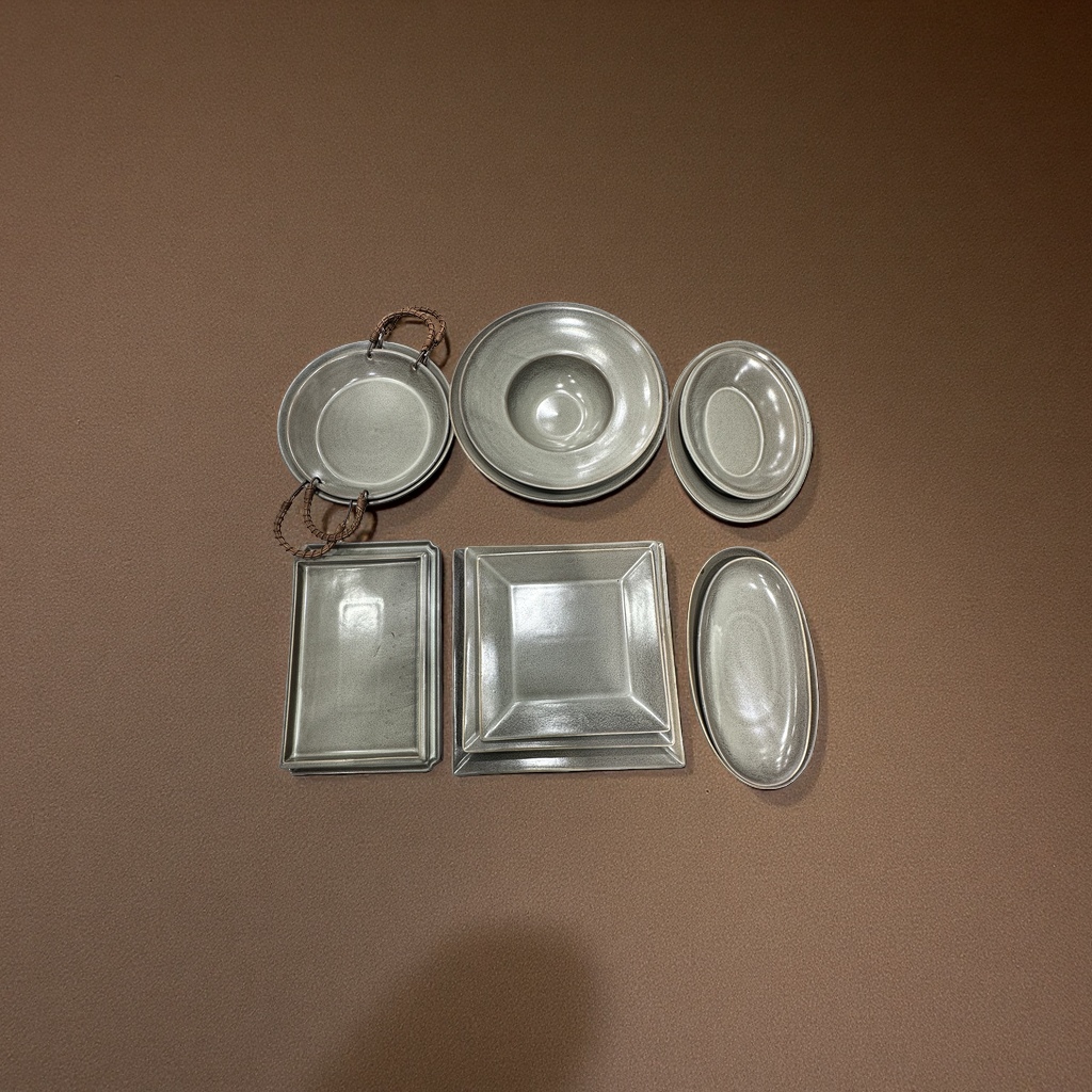 New 2026 plain grey retro kiln-transformed irregular-shaped flat plate hotel creative tableware Specification image