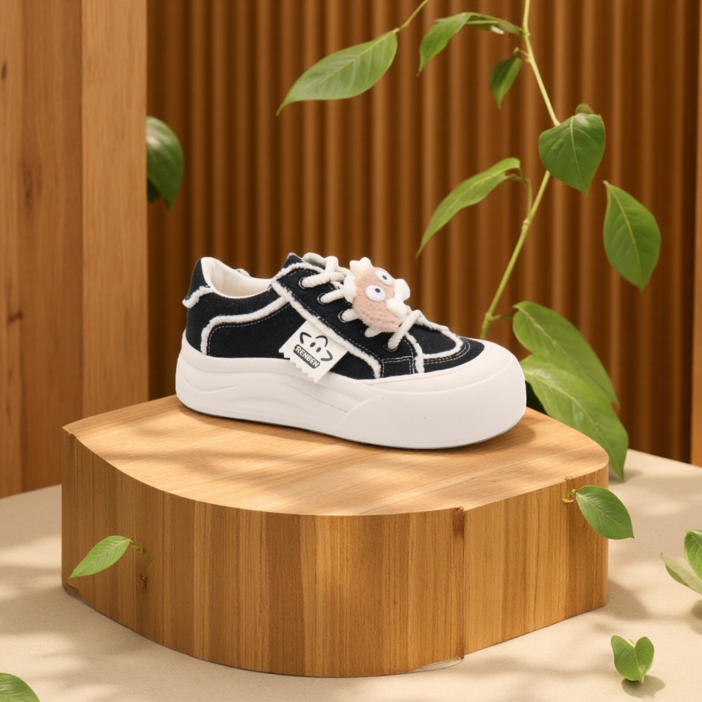 Human-oriented board shoes are classic and versatile casual shoes Specification image