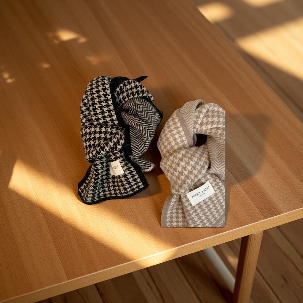 Cashmere scarf, warm and thick, is a fashionable, versatile and elegant women's scarf for winter details Picture