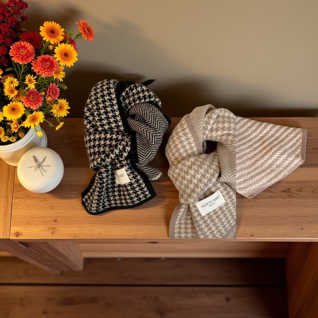 Cashmere scarf, warm and thick, is a fashionable, versatile and elegant women's scarf for winter Specification image