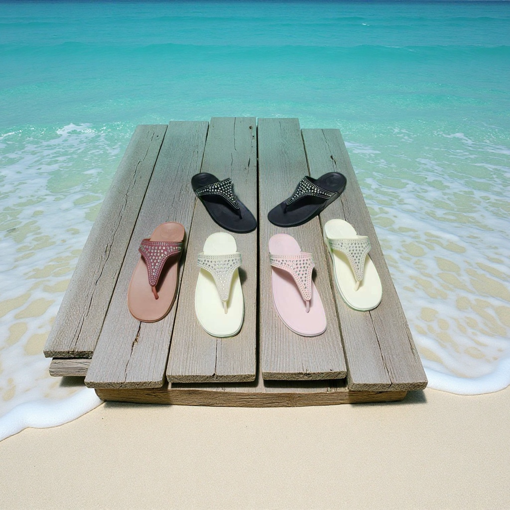 Summer fashion and versatile sandals and slippers for women, beach-style flip-flops for women Item Picture