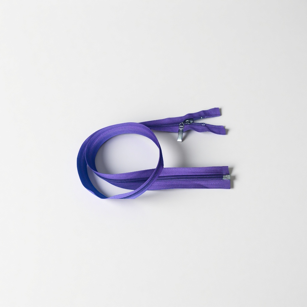 The nylon zipper features a smooth, durable and anti-sticking design. zipper zipper accessories Specification image