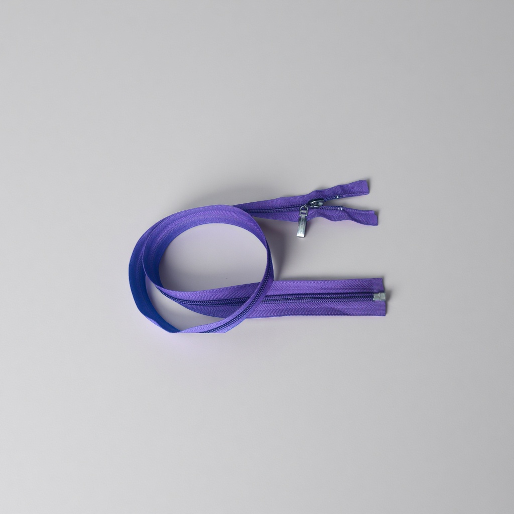 The nylon zipper features a smooth, durable and anti-sticking design. zipper zipper accessories Application Scenario