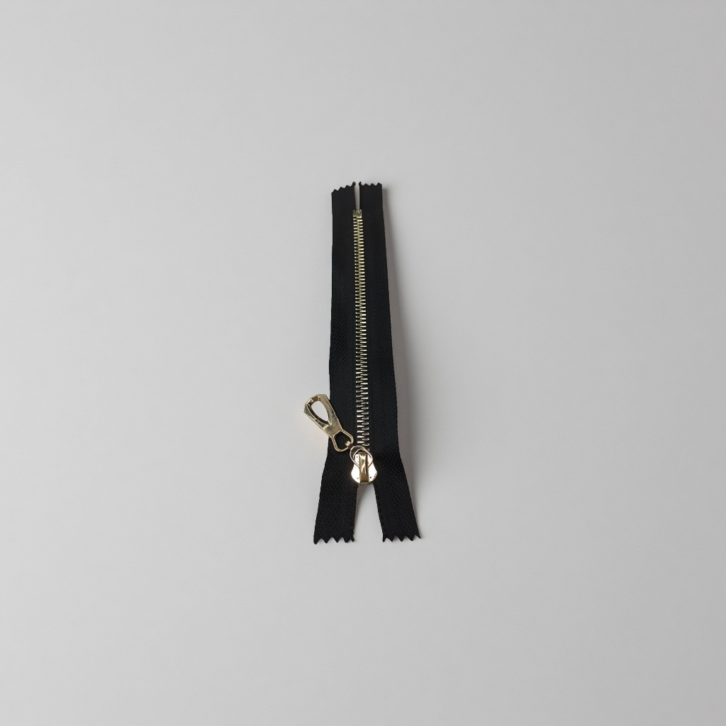 Resin imitation metal zipper, rust-proof and wear-resistant, customizable ZIpper hardware accessories Specification image