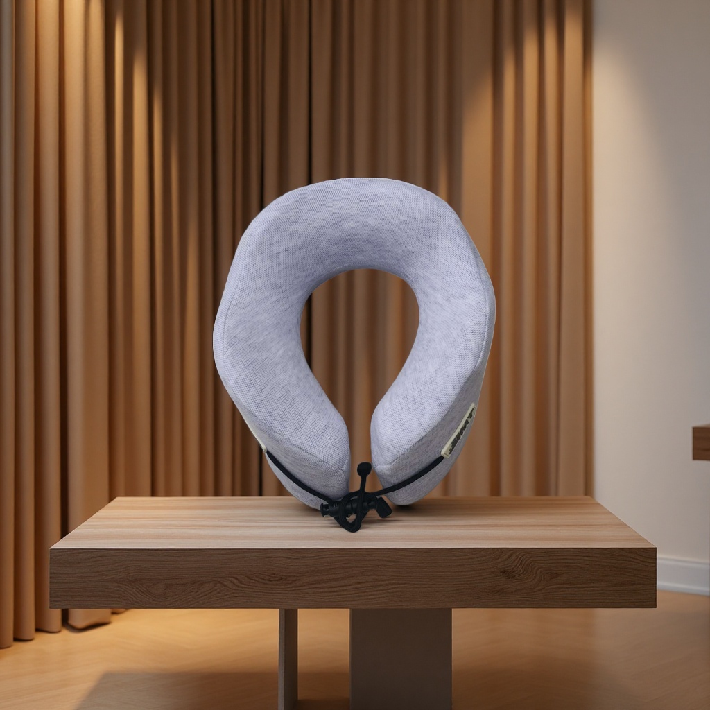 Baby neck pillow, U-shaped pillow, memory foam, baby cap, cross-border e-commerce products. 132703402 Application Scenario