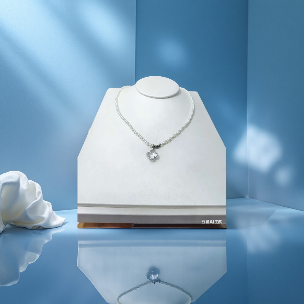 Fashionable, exquisite necklace, light luxury, simple and versatile accessory, a gift for girls Application Scenario