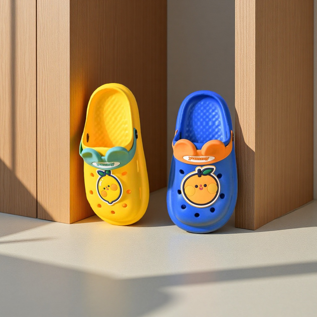 Anti-slip plastic slippers and crocs for women in summer, comfortable and breathable new style