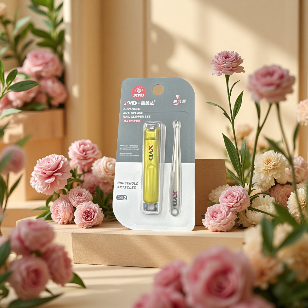 This nail clipper and ear spoon set is portable, compact, exquisite and practical for home and travel use Application Scenario