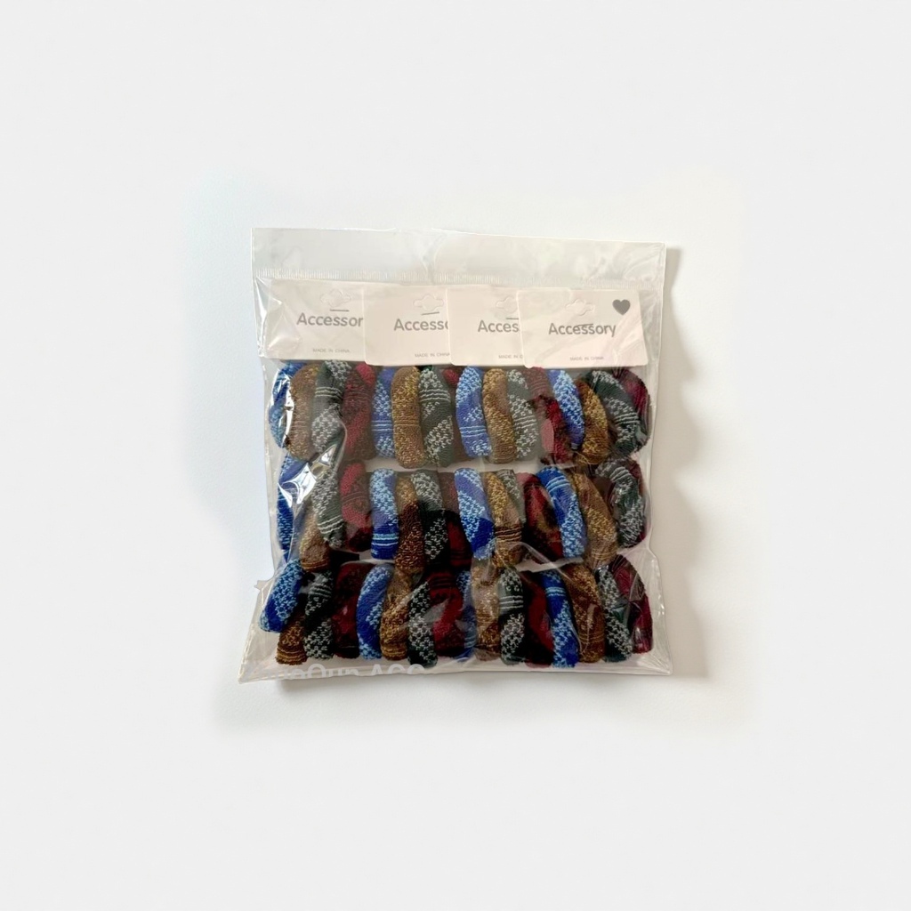 Colorful, simple, high-elasticity, seamless hair tie 1.4G, 4 pieces, cross-border hair tie, clip on the rubber band Application Scenario