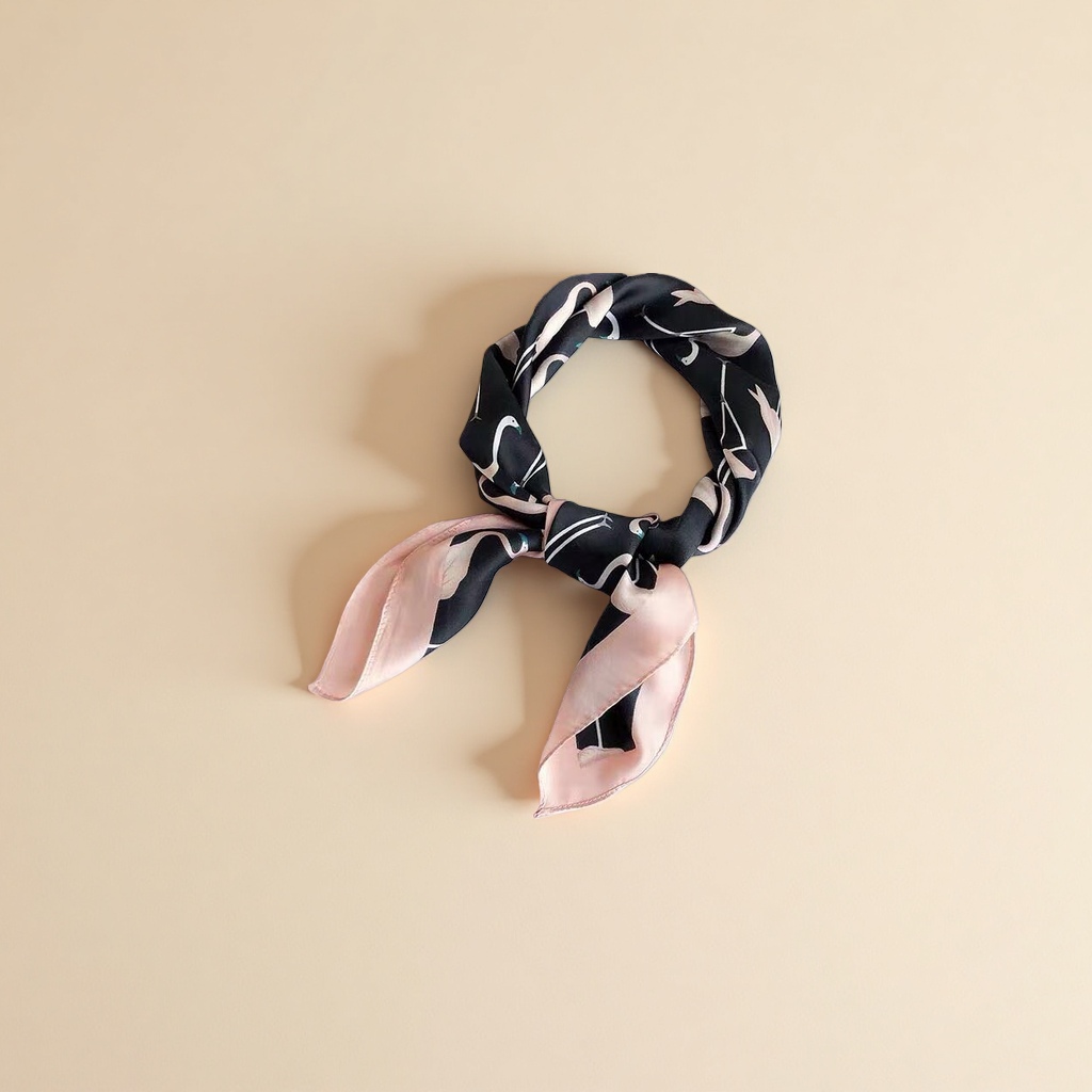 A new elegant summer silk scarf with light and breathable printed patterns for women Application Scenario