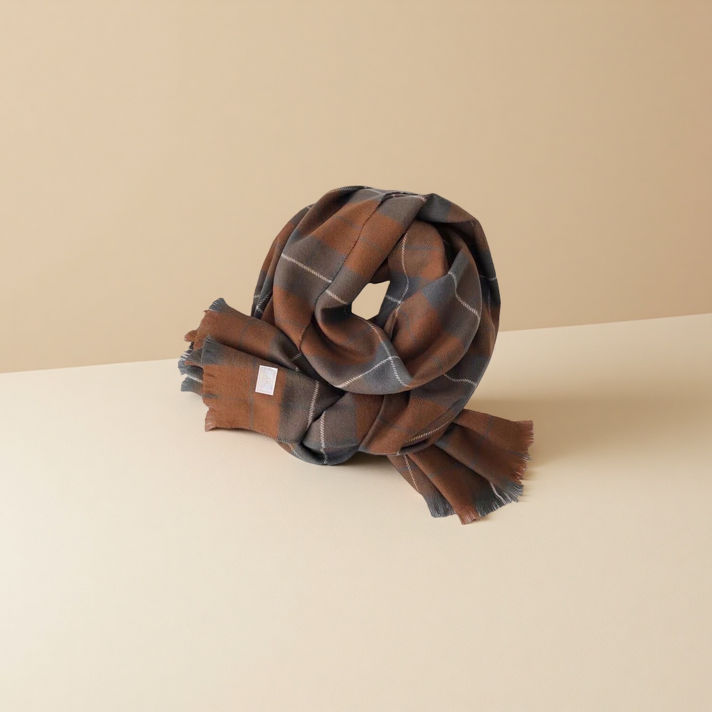 Thick and warm cashmere scarf, a fashionable and versatile women's winter woolen scarf