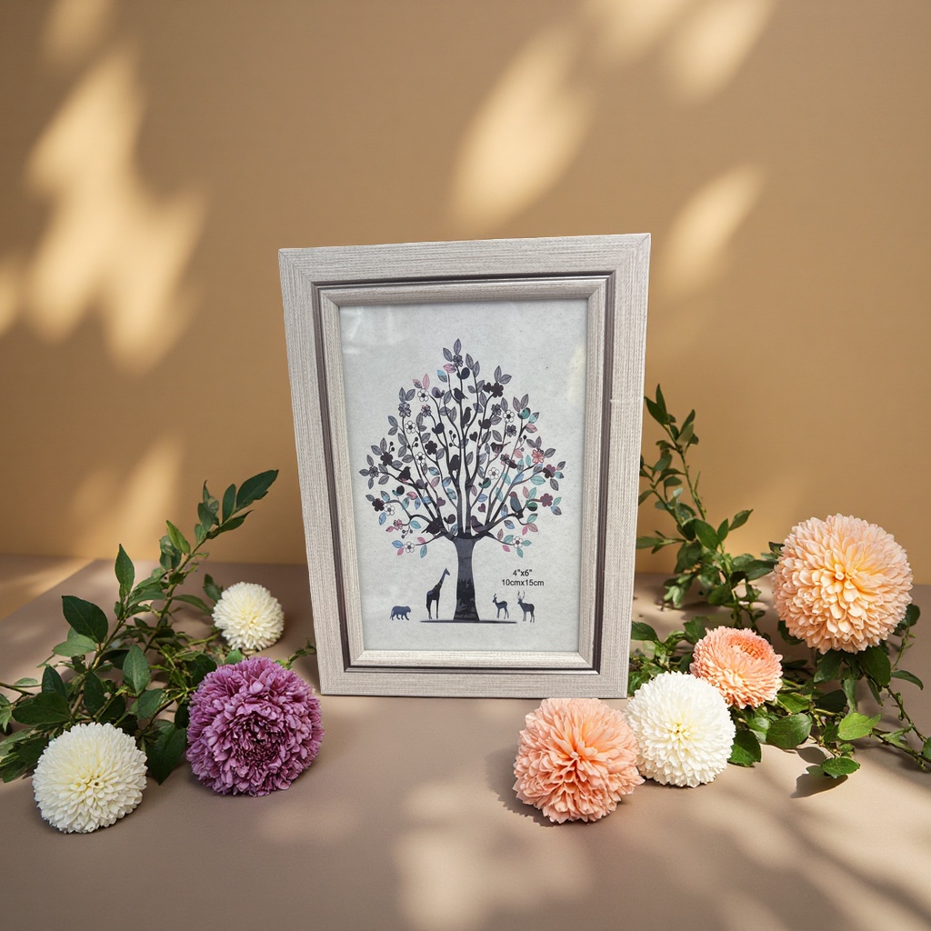 6-inch plastic photo frame: Simple and fashionable living room decoration photo frame Application Scenario