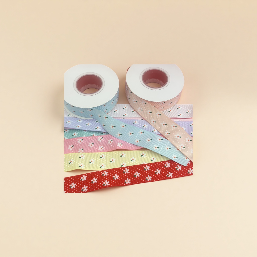 A fresh and simple ribbon-printed, country-style DIY hair accessory with a bow, ribbon, checkered, small floral print and fresh flower tie Specification image
