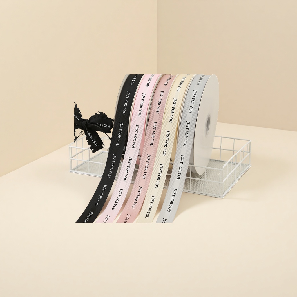 Little Chanel-style English letter ribbon bouquet, baked cake packaging, ribbon, handmade bow, DIY ribbon details Picture