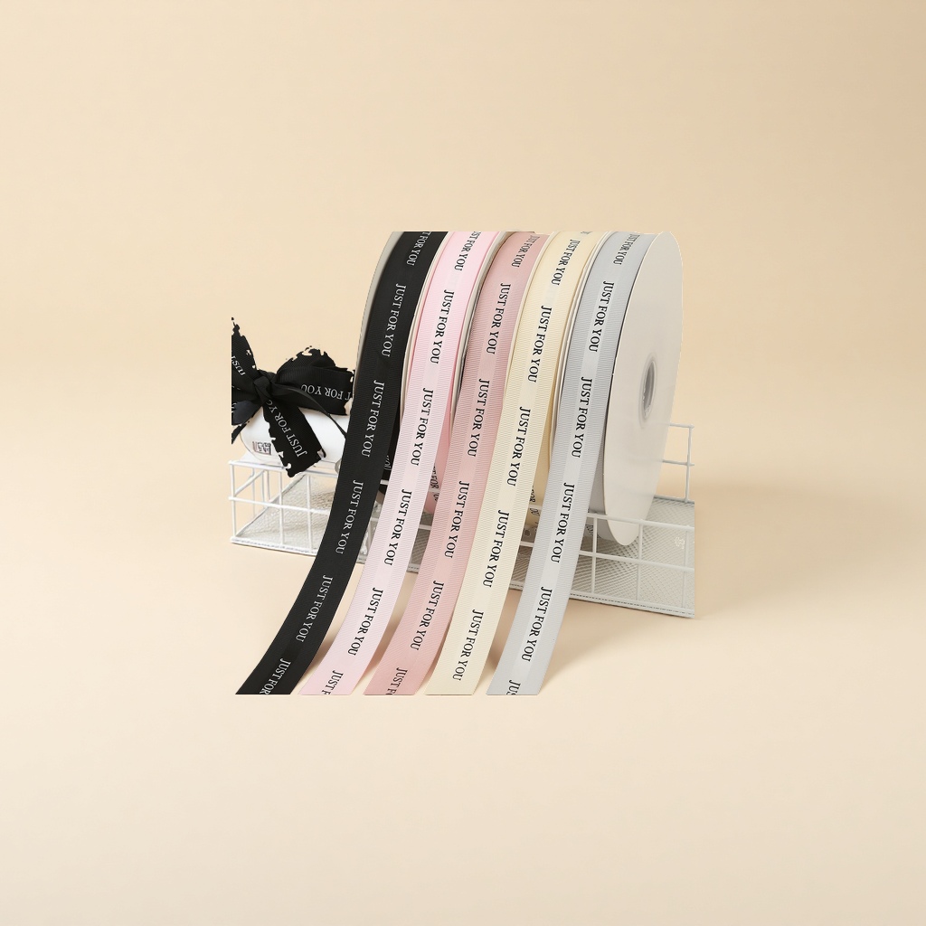 Little Chanel-style English letter ribbon bouquet, baked cake packaging, ribbon, handmade bow, DIY ribbon Application Scenario