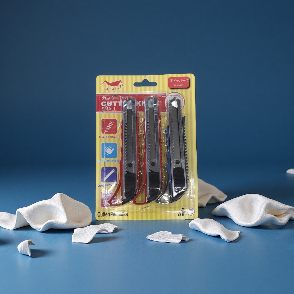 Graphic design knife, student, cute wallpaper knife, three-shot steel flower blade, telescopic fake knife. 131234948 Application Scenario