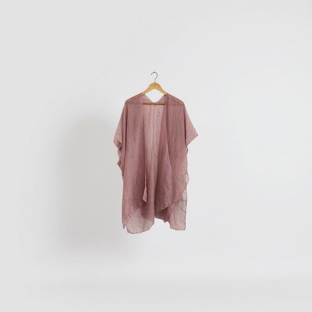 A simple and solid color shawl for women, a fashionable and versatile Korean style warm scarf Application Scenario