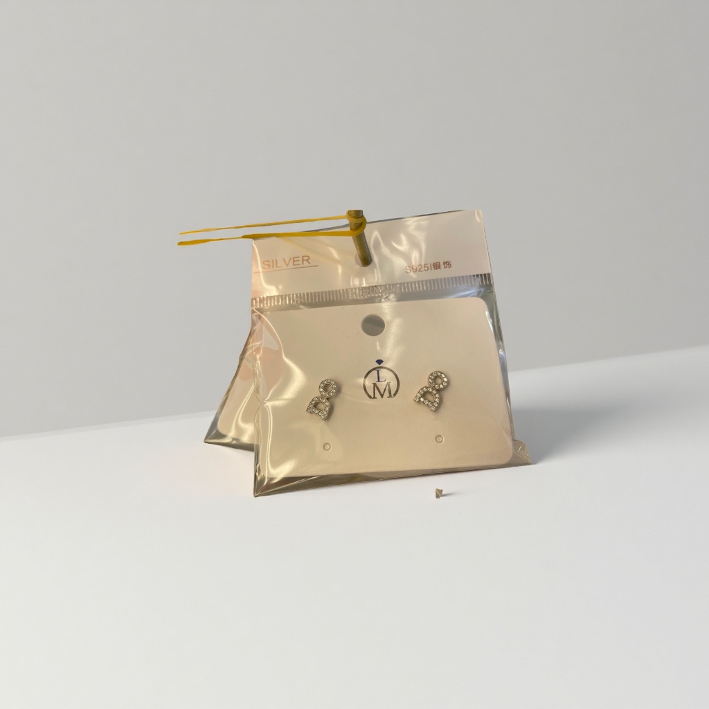 字母款时尚耳钉简约精致小众设计感女款饰品